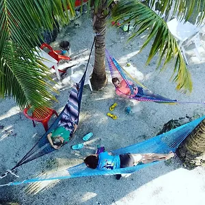 blue-magic-hostel.allrivieramayahotels.com/